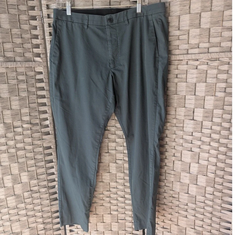 Bonobos Chino Pants Dark Green Athletic Fit Mens 35x30 Minimalist Modern Tech